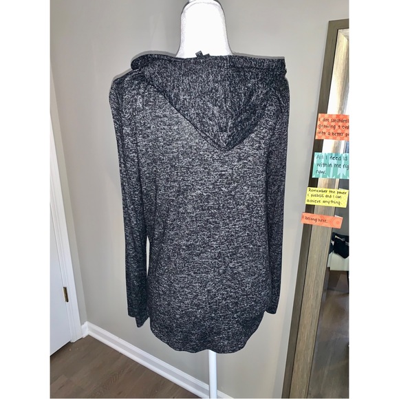 Bobeau Lightweight Hoodie - Picture 3 of 5